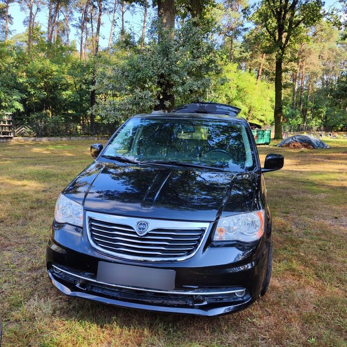 Lancia Voyager Lancia Voyager 3.6 V6 283 KM Automat | 2013 | Karawan | Stan idealny