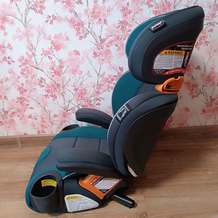 Автокресло-бустер Chicco KidFit