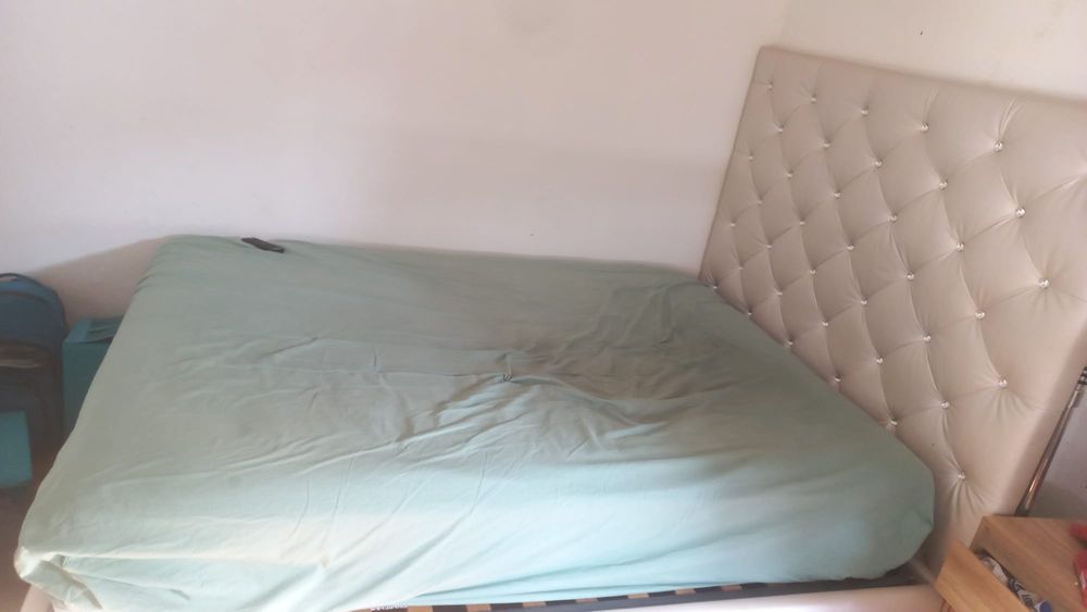 Cama com colchão