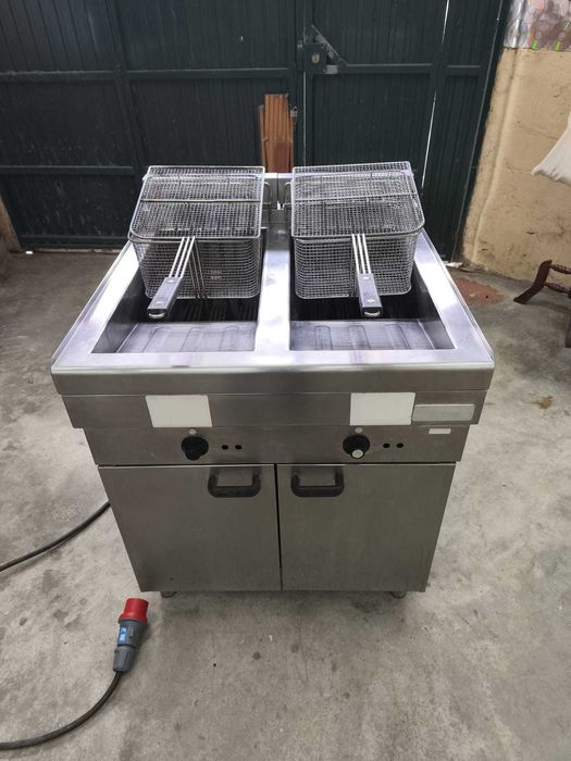 Fritadeira Industrial de duas cubas