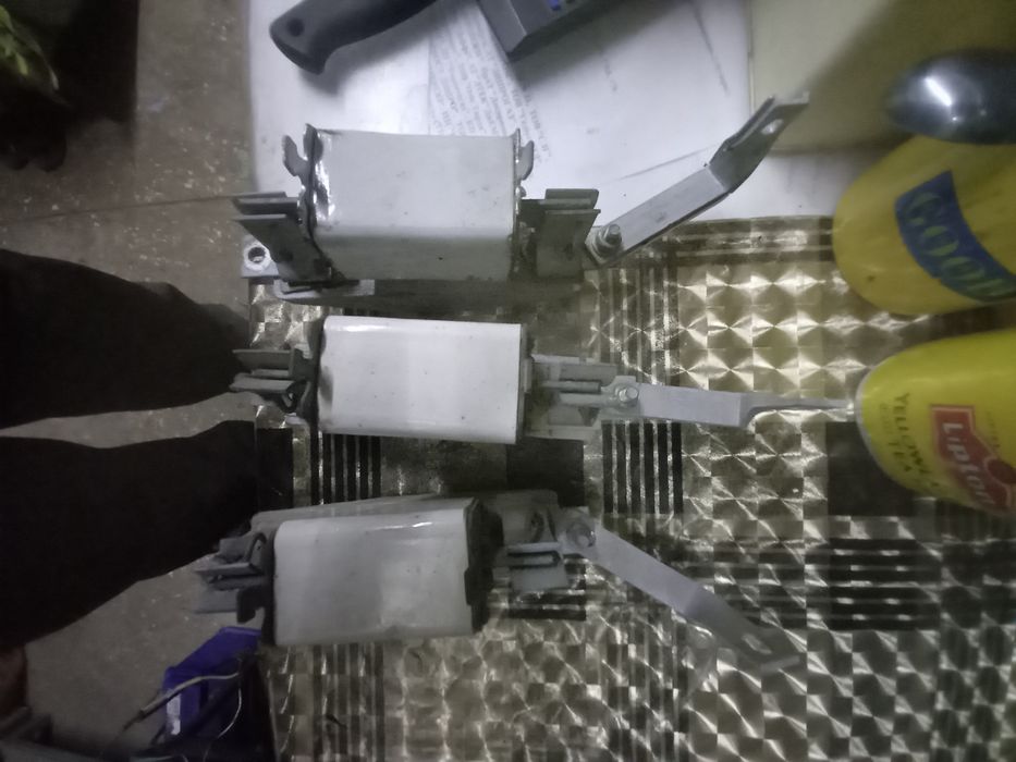 Предохранители 100 А с держателями колодками