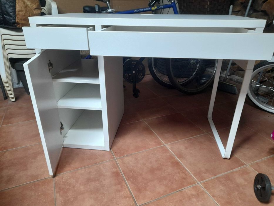 Mesa secretária