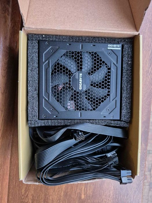 Zasilacz Gigabyte P1000GM 1000W 80 Plus GOLD