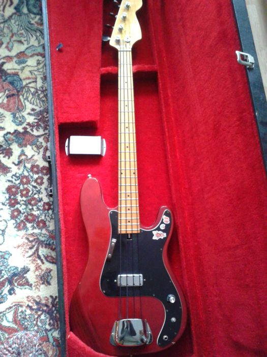 Gitara basowa Hondo II Precision bass
