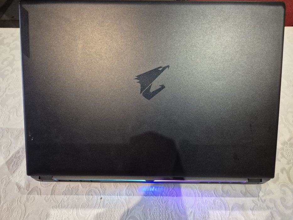 Laptop GIGABYTE Aorus 16. Rtx 4070. i7-13650hx. 16 ram. 1tb ssd.
