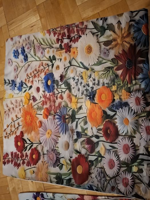 Poszewki ozdobne w kwiaty 40x40