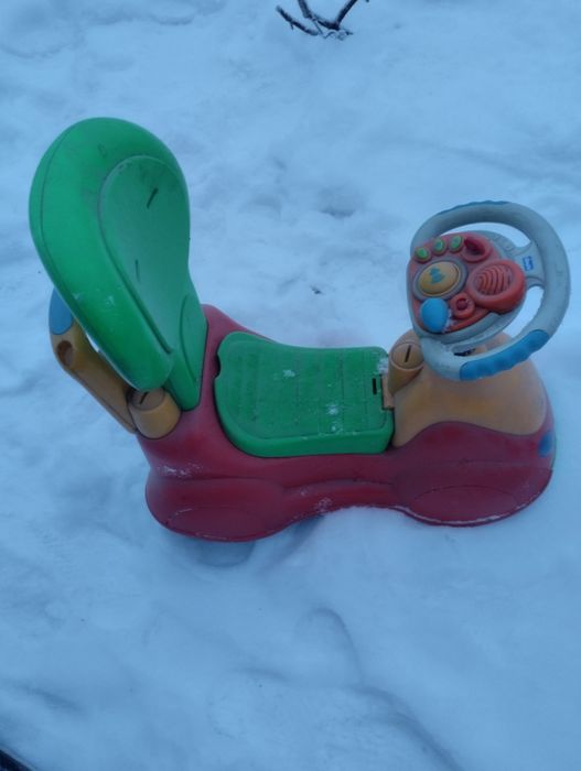 Продам дитячу Chicco машинку самовивіз не пересилаю.