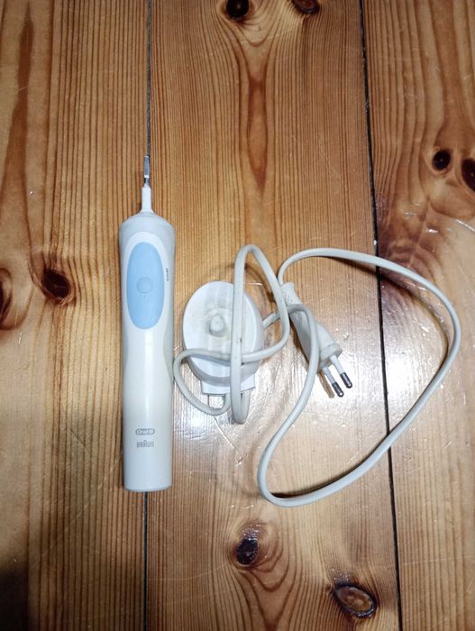 Szczoteczka Oral- B.