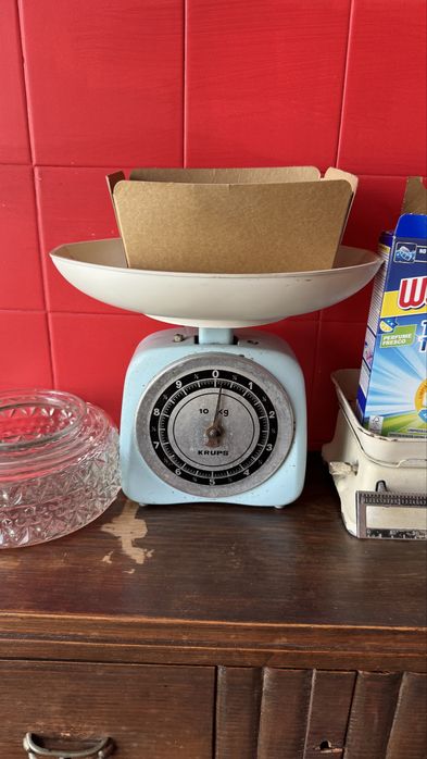 Vintage Kitchen Scale