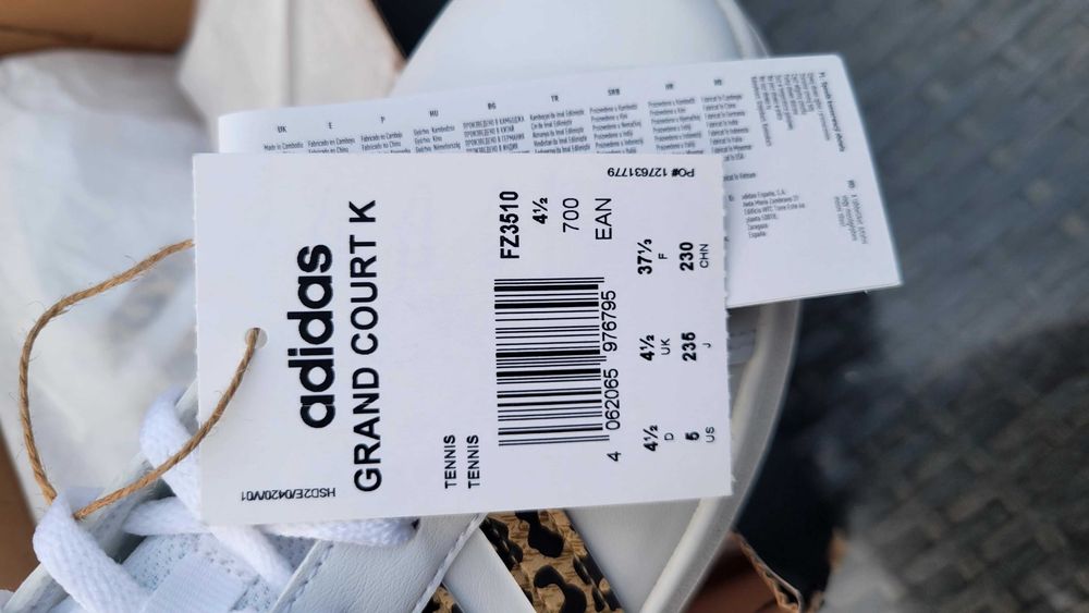 Sapatilhas - adidas- tamanho 37