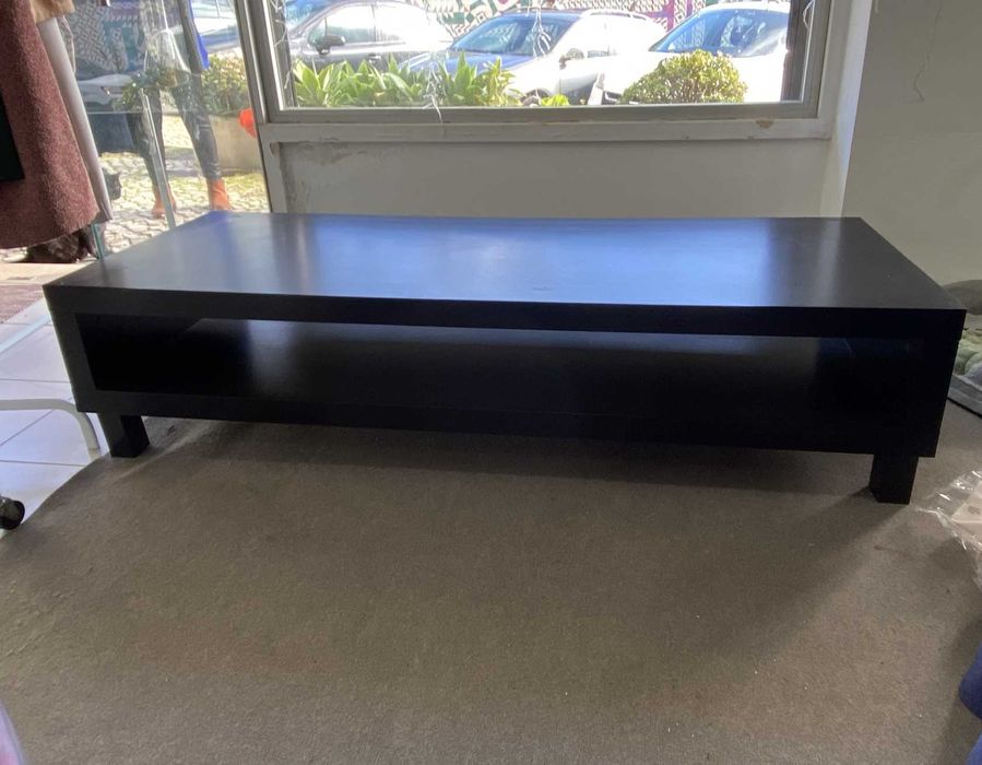 Móvel de TV preto Ikea