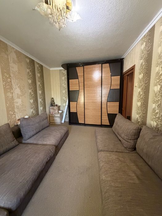 Продаж 4 кімнатна проспект Миру 26 .