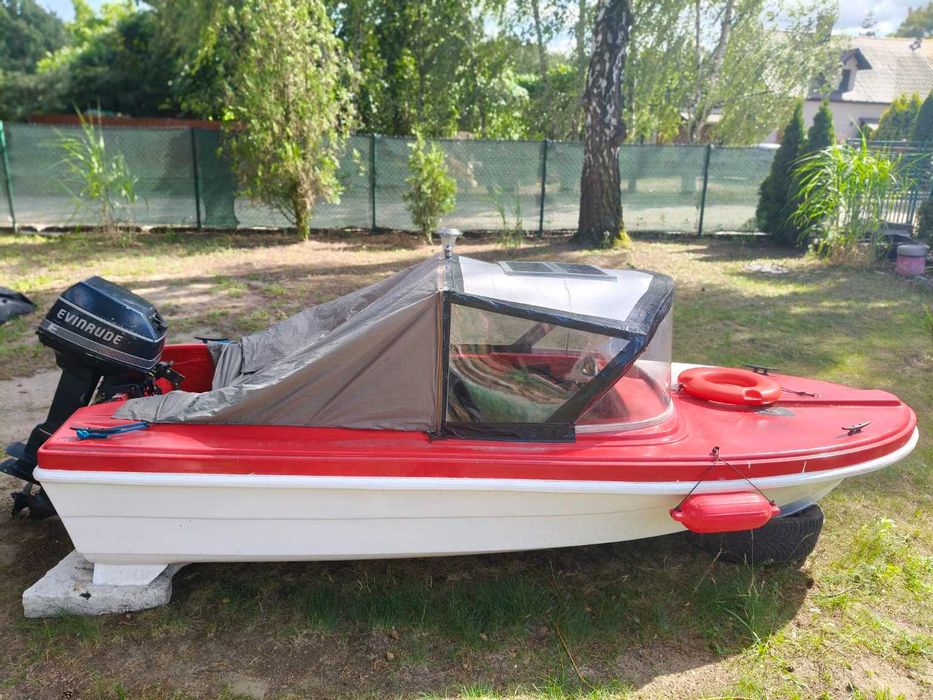 Łódka motorowa wędkarsko-turystyczna Evinrude 8 KM, solar