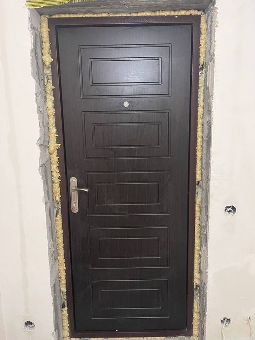 Продам вхідні двері