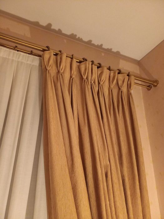 Excelente cortinados em linho e reposteiros