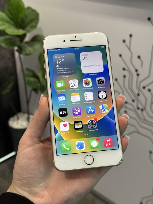 iPhone 8 Plus • Gold • 64GB • Нюанс