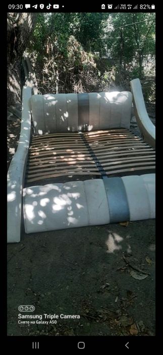 Продается евро кровать,б/у,цена 4000 гр.