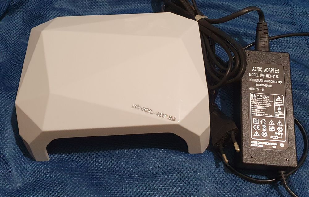 УФ лампа для нігтів манікюру