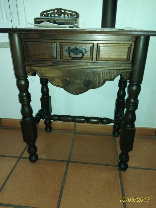 Mesa Luis filipe II em castanho antiguidade