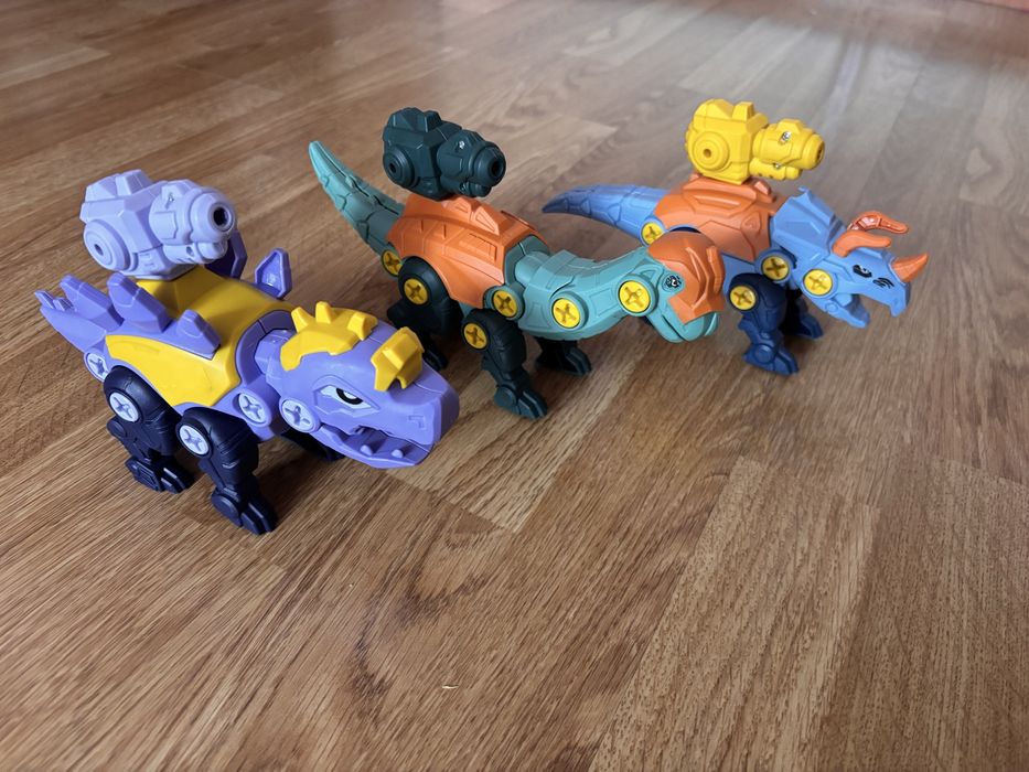 Динозавр конструктор на шурупах в яйці з викруткою