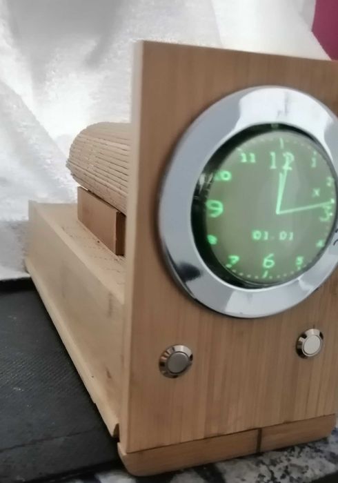 Zegar na lampie Oscyloskopowej