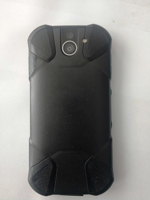 Продам терміново Kyocera DuraForce Pro2