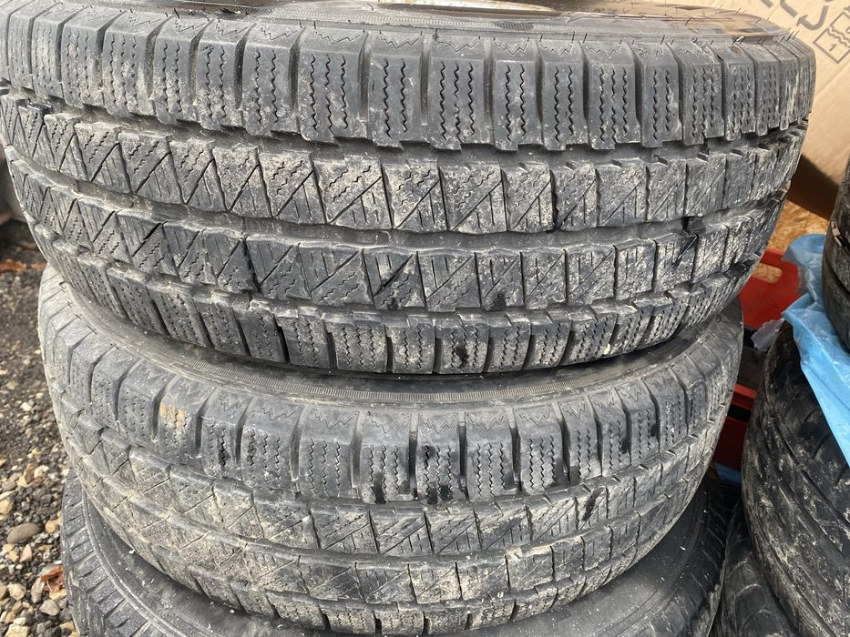 Opony zimowe zeetex 215/65 trafic,vivaro 2szt R16C