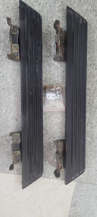 Stopnie boczne Ford Trsnsit Custom 2018. Stan Dobry, jak na zdjeciu