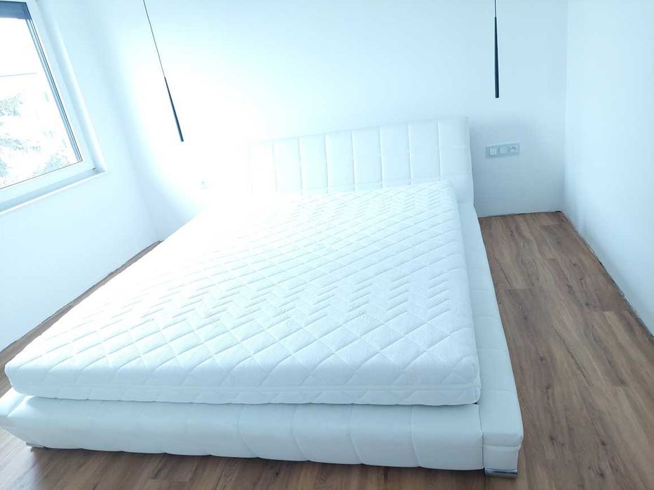 materac 180 x 200 wraz ze stelażem