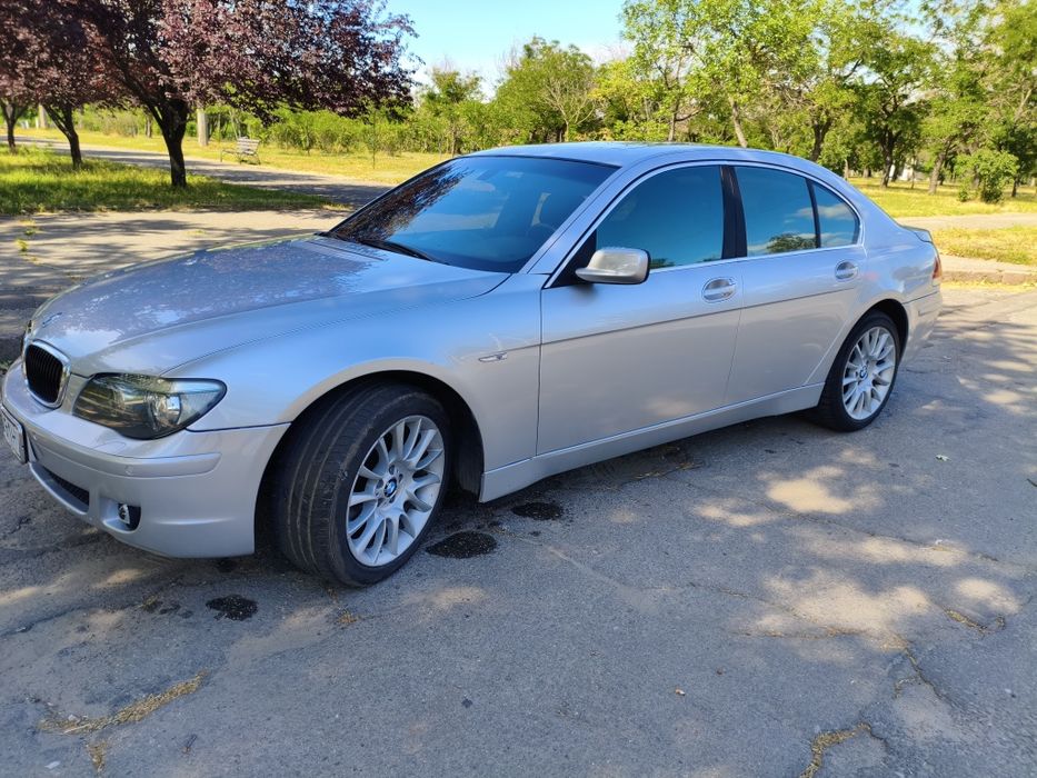BMW    E65    735i