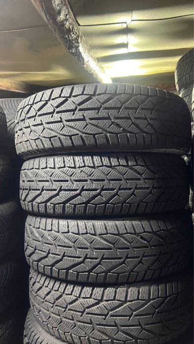 Комплект зимової гуми 215/60/17