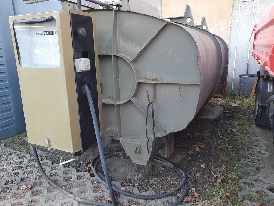 Zbiornik z dystrybutorem na olej napędowy 8400 L