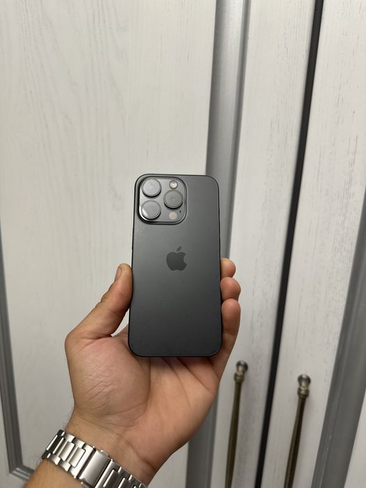 Дуже класний Iphone 15pro