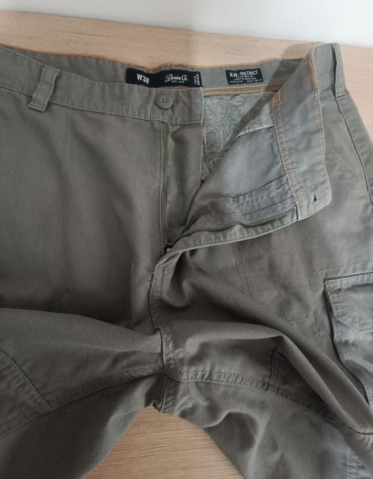 Oliwkowe męskie spodenki szorty cargo Denim Co używane XL/XXL