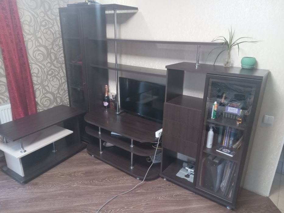 Стінка у вітальню