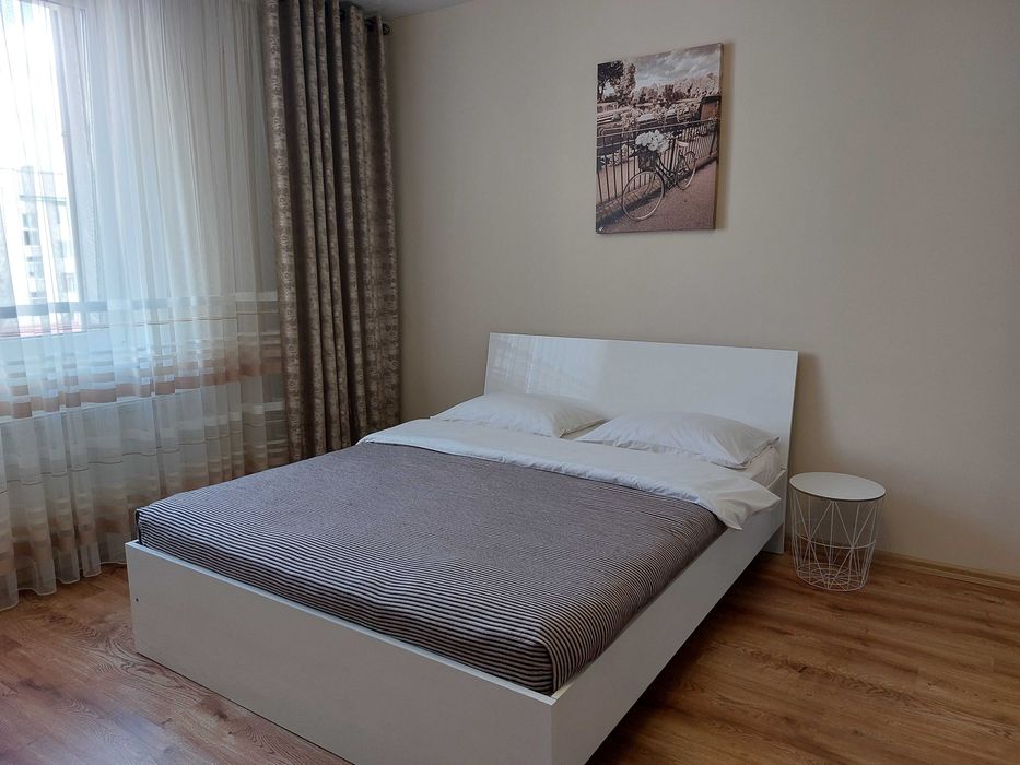 Оренда подобова З СВІТЛОМ м.С.Парк вул.Лисенка 8