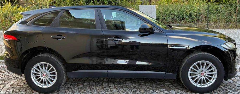 Jaguar F-Pace 2.0D 180HP PURE AUTO