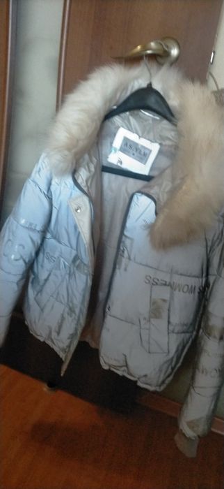 Продам куртку женскую, демисезонные, размер 46