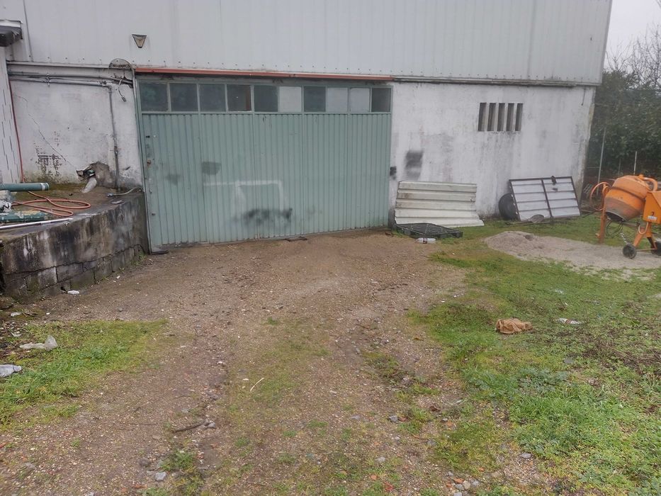 Pequeno armazém disponível