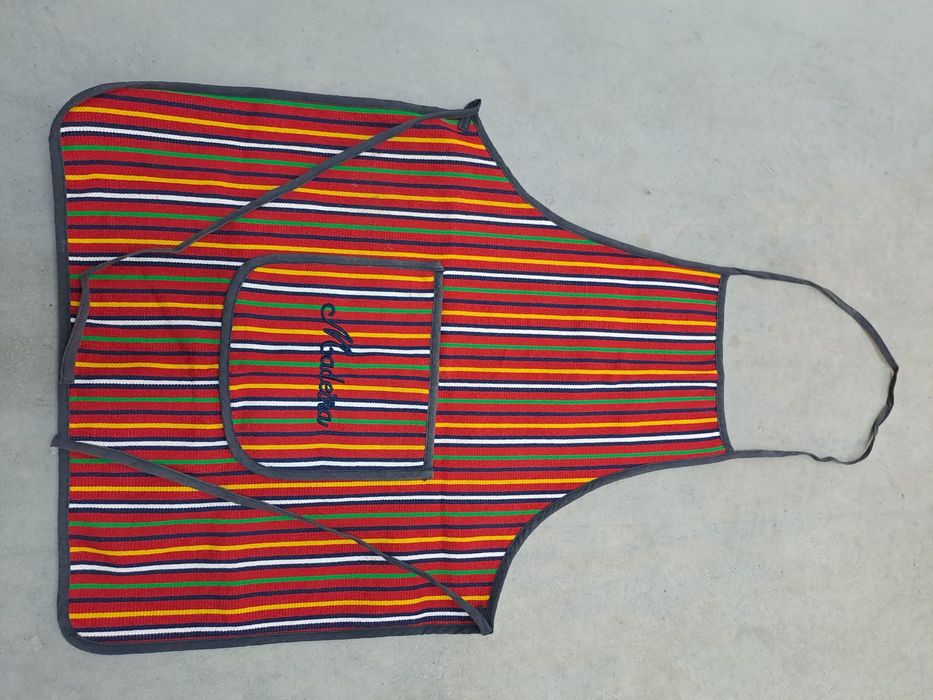 Conjunto Brinquinho da Madeira e Carapuça Tradicional + OFERTA Avental