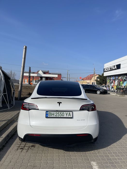 Tesla Model Y 2021