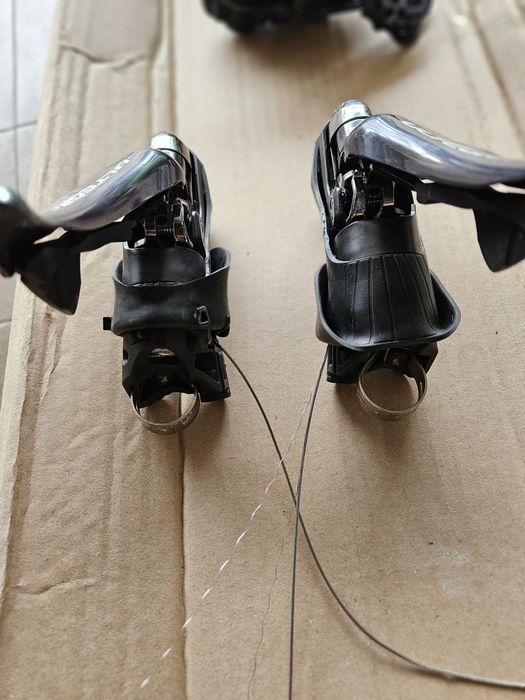 Klamkomanetki Ultegra 8025 kompaktowe.