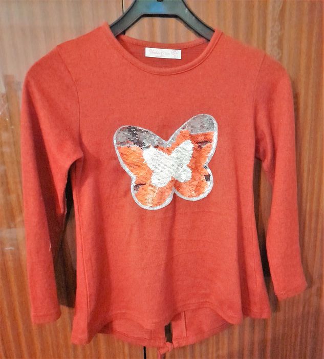 Sweterek dziewczęcy cekiny