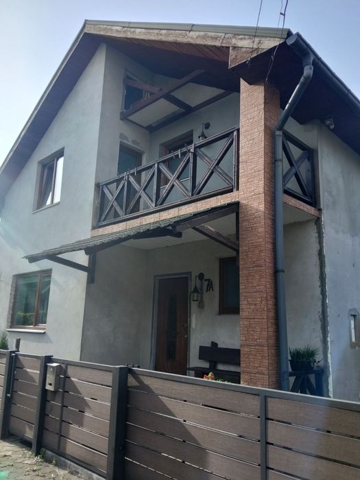 продам будинок в районі вулиці Вовчинецької
