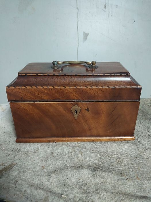 Sprzedam szkatułkę  Biedermeier.