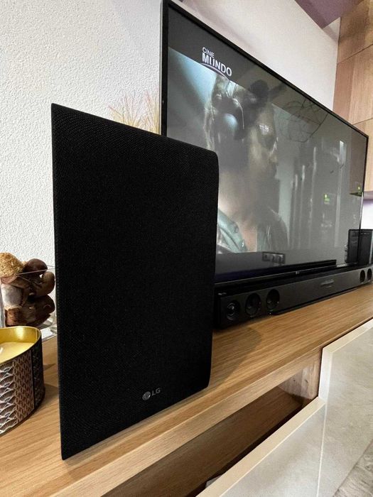 LG 49" 4K Smart TV c/soundbar LG