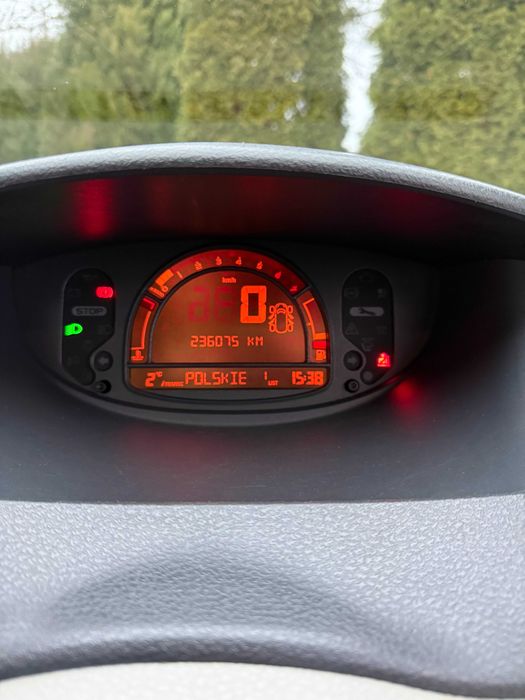 Renault Modus 1.6 16v 2004r.