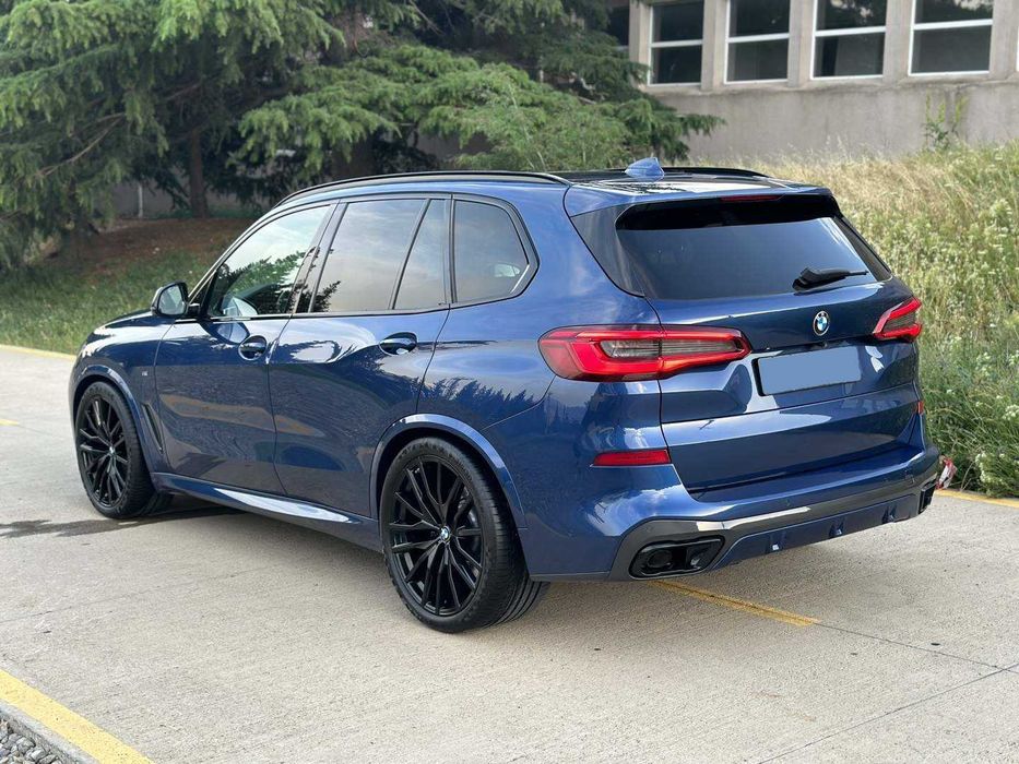 Bmw X5 50i 2019.