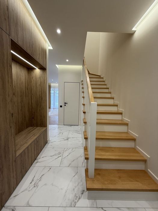 Продаж стильного таунхаусу, New Village