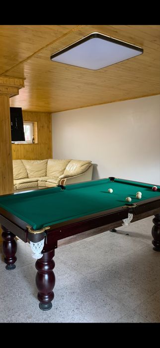 Подобова оренда будинку з Акумуляторми біля Києва. сауна, більярд, ліс